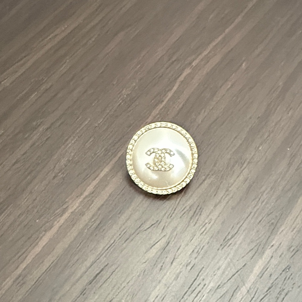 CHANEL Pearl and Gold Accent Brooch